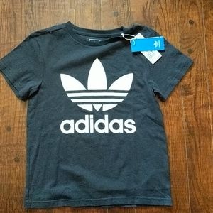 Youth Adidas t-shirt size medium